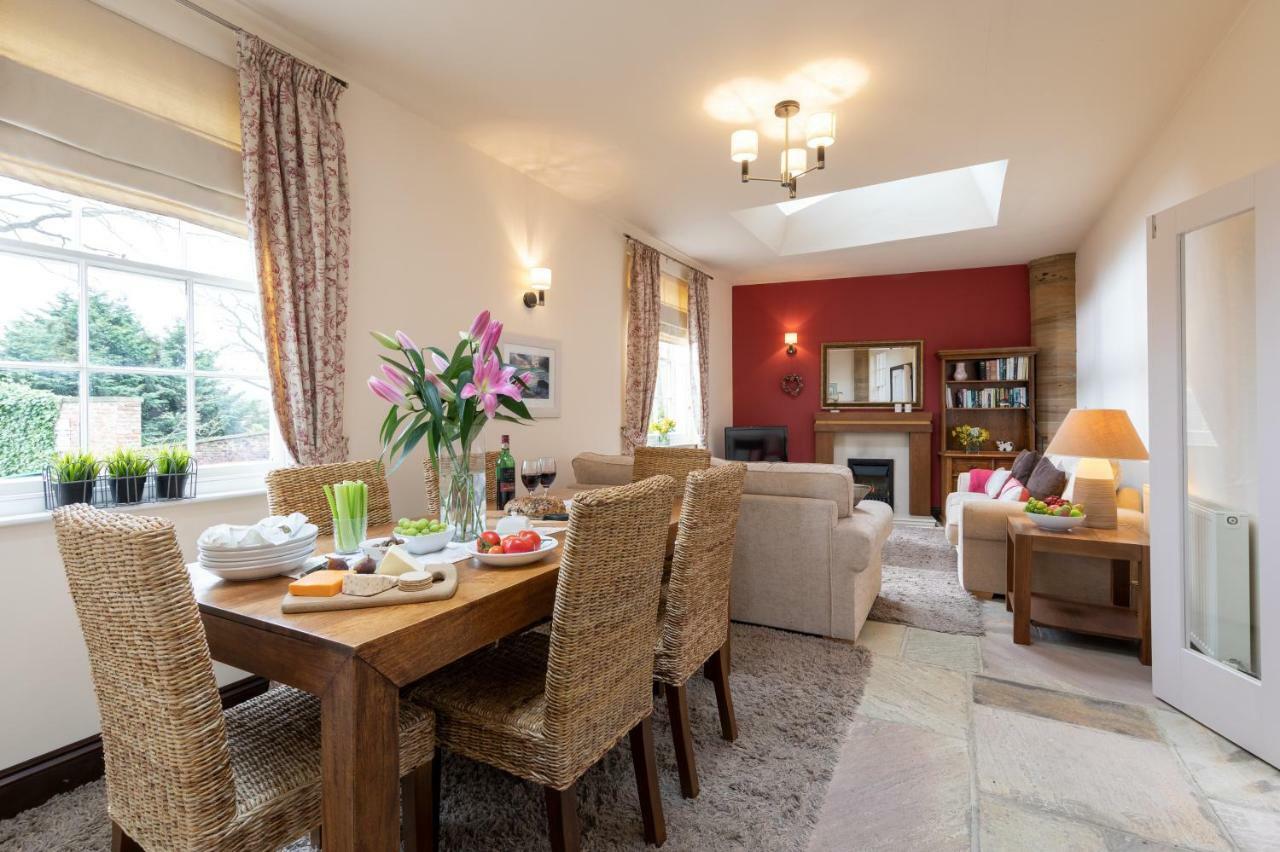 Mews Cottage 惠特比 外观 照片