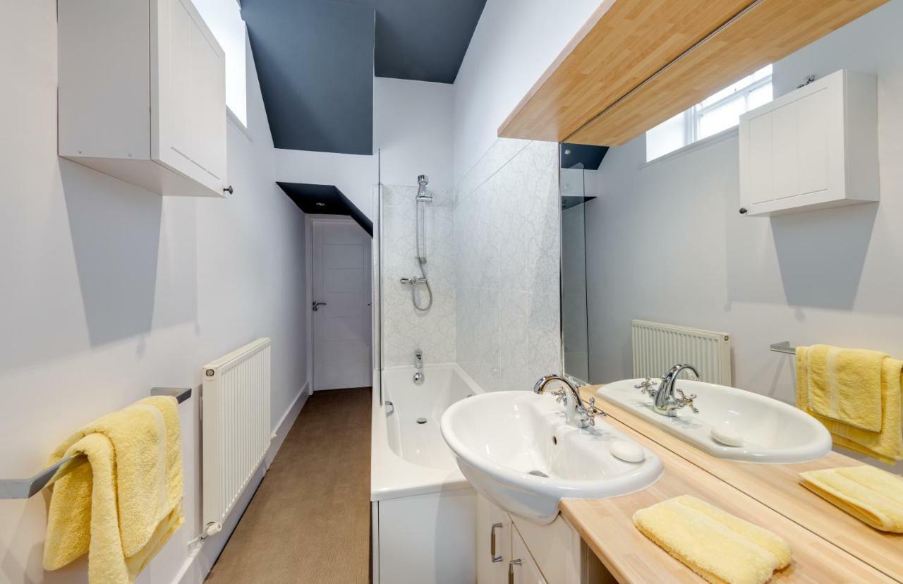 Mews Cottage 惠特比 外观 照片